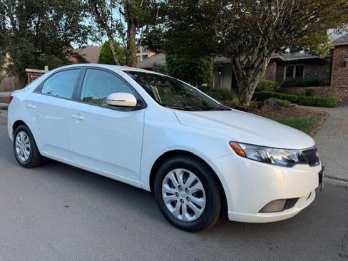 Used 2012 Kia Forte EX image 2
