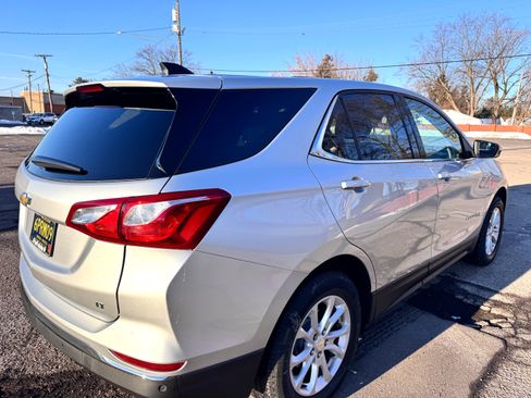 Used 2019 Chevrolet Equinox LT w/ Driver Convenience Package image 11