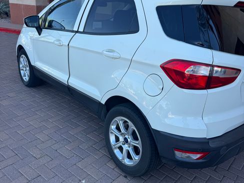 Used 2021 Ford EcoSport SE image 4