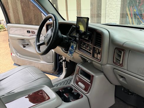 Used 1999 GMC Sierra 1500 4x4 Extended Cab w/ Marketing Option Pkg image 10