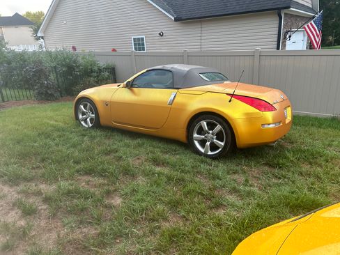 Used 2007 Nissan 350Z Touring RWD image 15