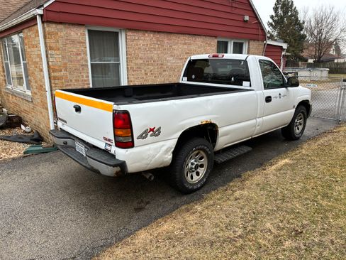 Used 2005 GMC Sierra 1500 W/T image 4