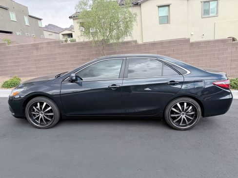 Used 2015 Toyota Camry LE FWD image 1