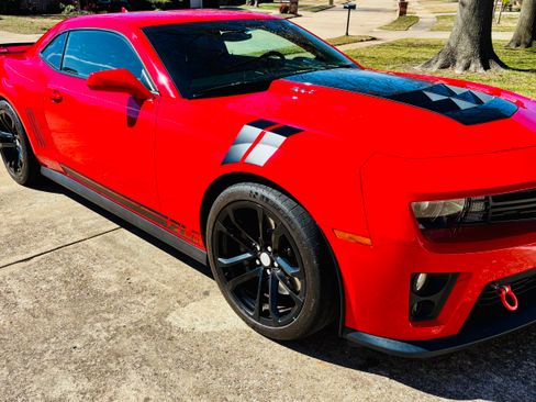 Used 2013 Chevrolet Camaro ZL1 image 9