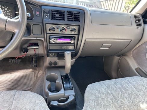 Used 2003 Toyota Tacoma Pickup 2D 6 ft image 9