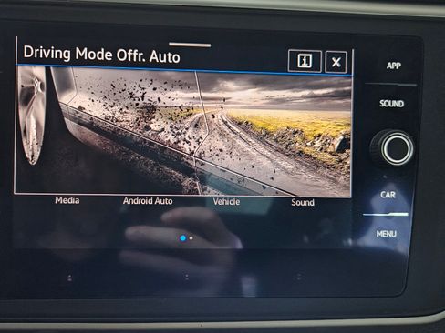 Used 2021 Volkswagen Atlas Cross Sport SE w/ Panoramic Sunroof Package image 22