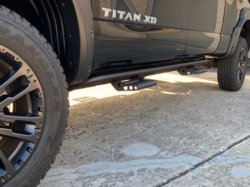Used 2018 Nissan Titan S image 5