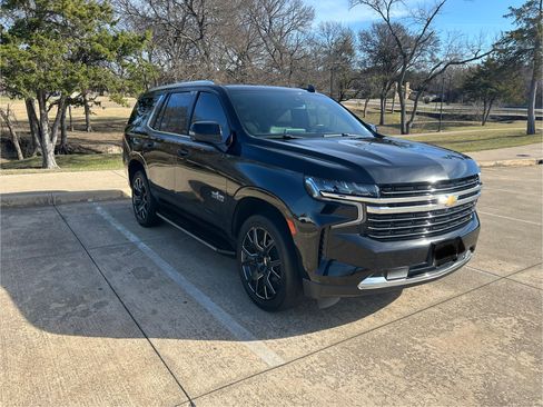 Used 2021 Chevrolet Tahoe LT w/ LT Signature Package image 16