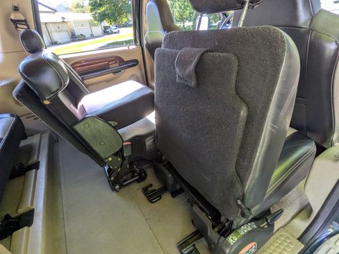 Used 2005 Ford Excursion Eddie Bauer image 14