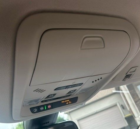 Used 2020 Buick Enclave Premium w/ Sun and Sites Package AWD/4WD image 22