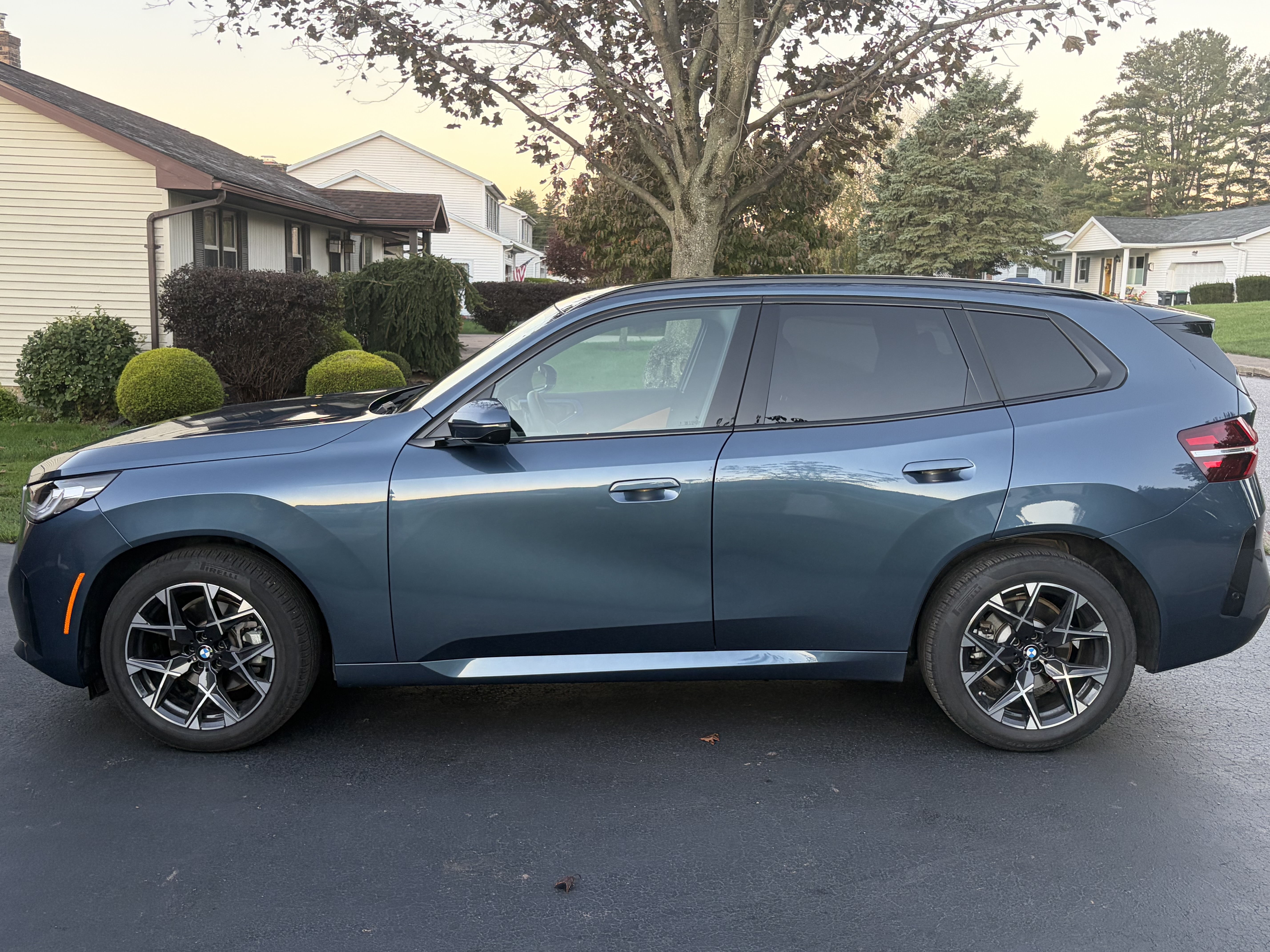Used 2025 BMW X3 xDrive30i w/ Premium Package AWD/4WD image 5