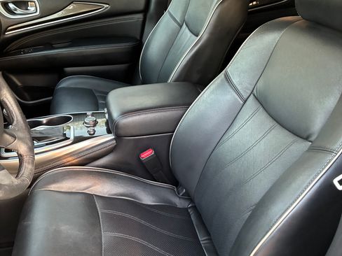 Used 2019 INFINITI QX60 Luxe w/ Essential Package image 4