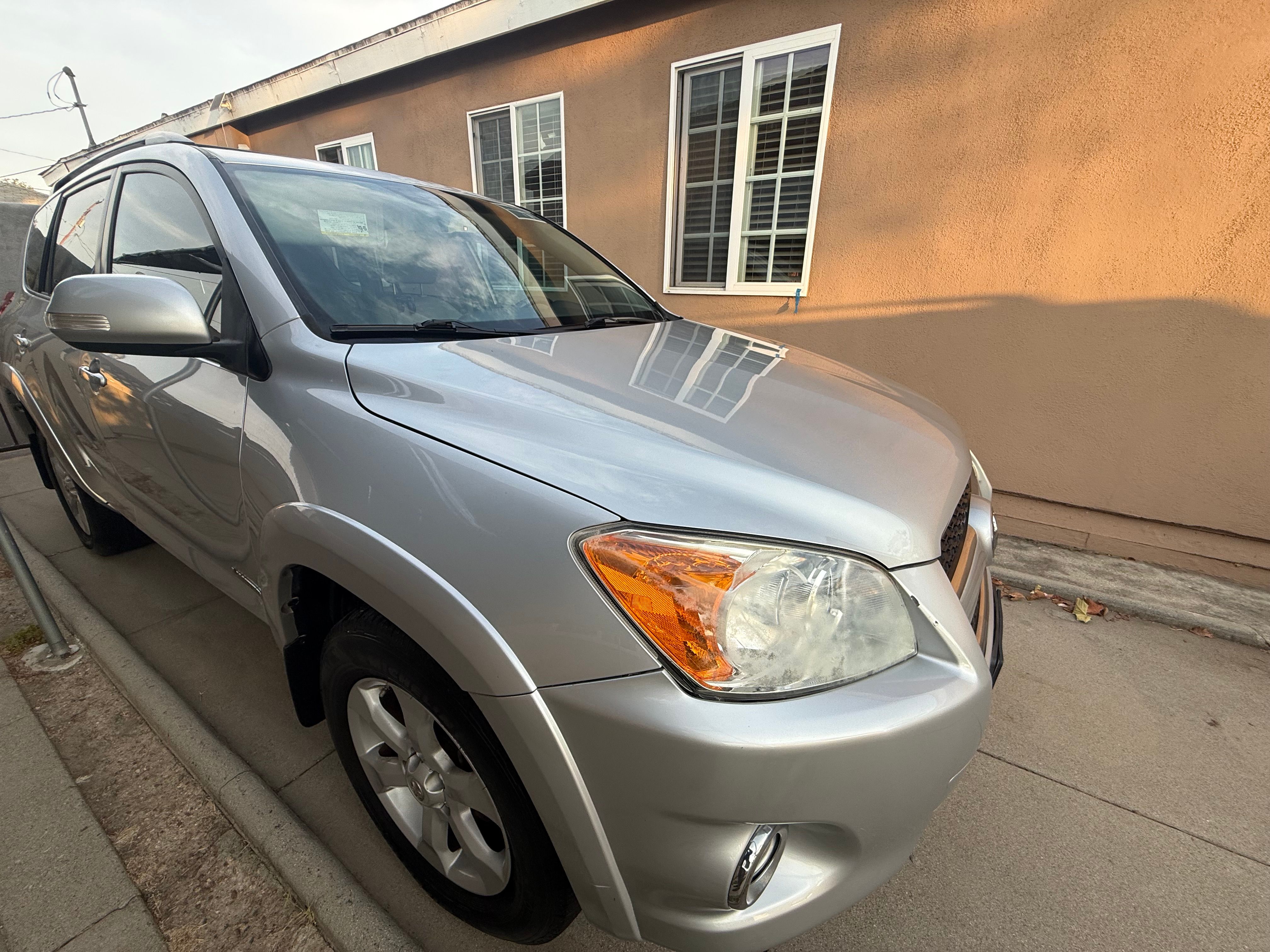 Used 2012 Toyota RAV4 Limited w/ Navigation Value Pkg AWD/4WD image 2