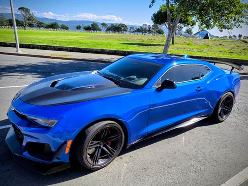 Used 2018 Chevrolet Camaro ZL1 image 1