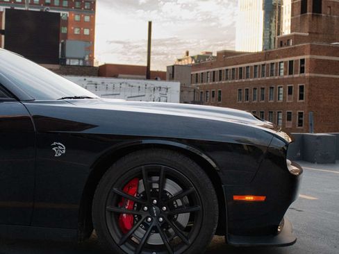 Used 2023 Dodge Challenger SRT Hellcat RWD image 8