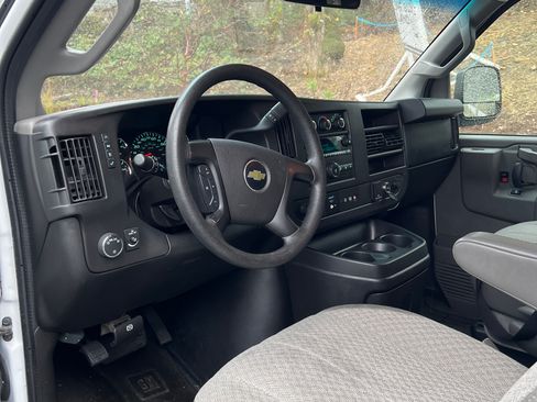 Used 2016 Chevrolet Express 3500 LT w/ LT Preferred Equipment Group image 10