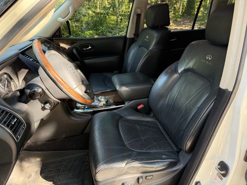 Used 2013 INFINITI QX56 4WD w/ Deluxe Touring Pkg image 6