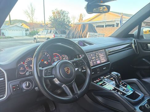 Used 2019 Porsche Cayenne image 6