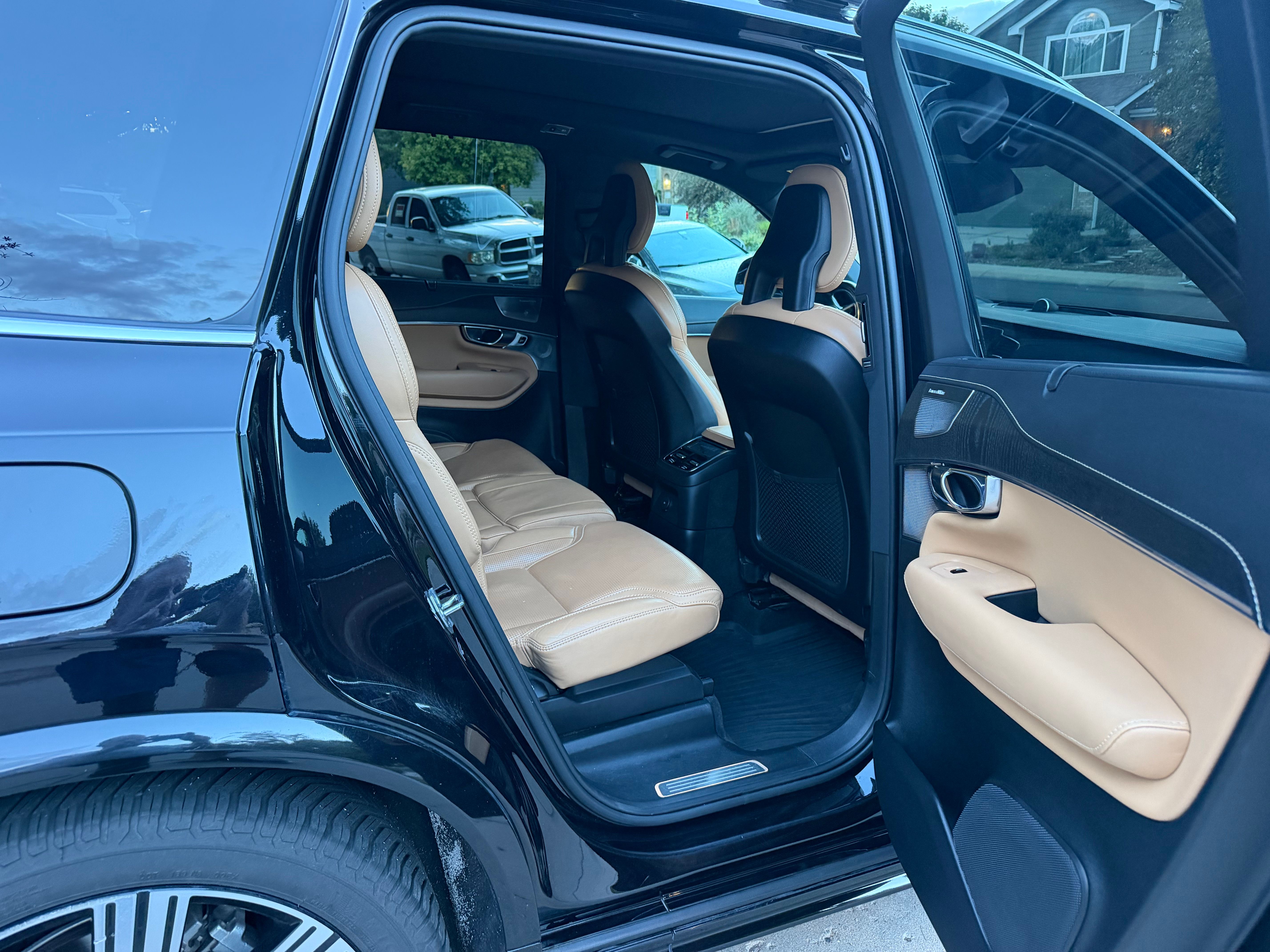 Used 2021 Volvo XC90 T8 Inscription w/ Advanced Package AWD/4WD image 13