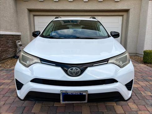 Used 2017 Toyota RAV4 LE AWD/4WD image 6