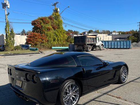 Used 2009 Chevrolet Corvette Coupe RWD image 2