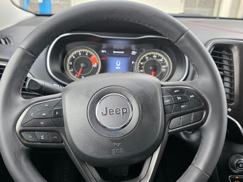 Used 2021 Jeep Cherokee Trailhawk w/ Premium Leather Package AWD/4WD image 13