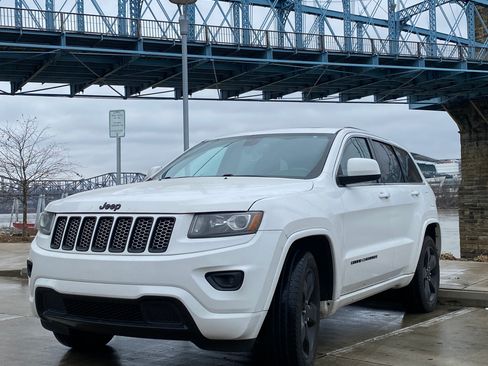 Used 2015 Jeep Grand Cherokee Altitude image 1
