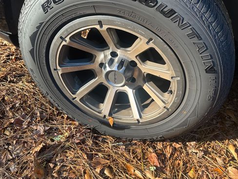 Used 2007 Jeep Grand Cherokee Overland image 6