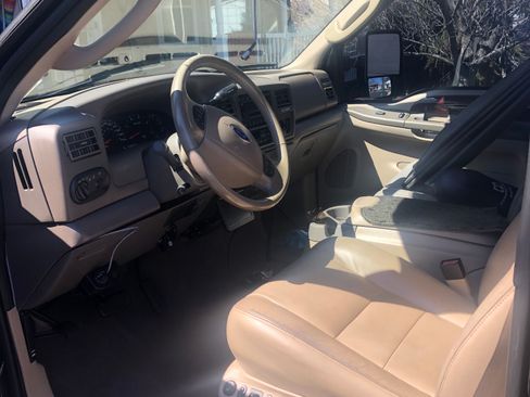 Used 2003 Ford Excursion Limited AWD/4WD image 2