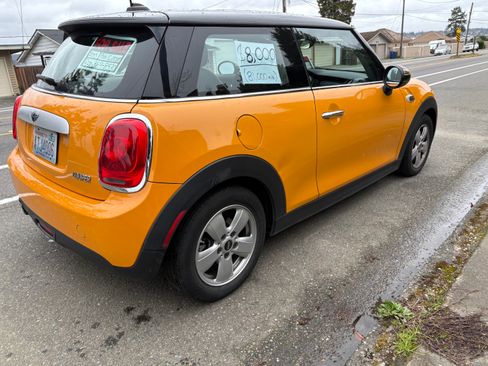 Used 2015 MINI Cooper 2-Door Hardtop image 8