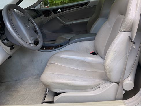 Used 2000 Mercedes-Benz CLK 320 Coupe image 1