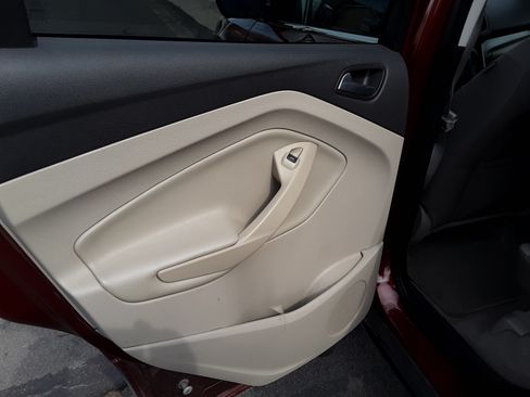 Used 2014 Ford Escape SE image 11