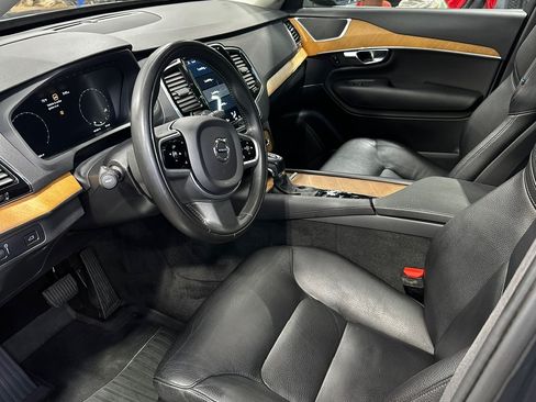 Used 2021 Volvo XC90 T6 Momentum AWD/4WD image 11