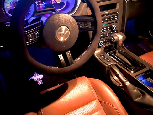 Used 2011 Ford Mustang Premium w/ 202A Rapid Spec Order Code image 8