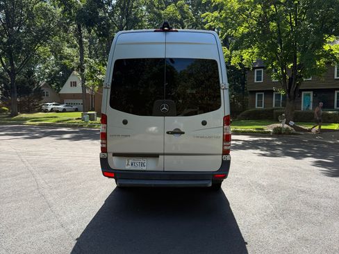 Used 2016 Mercedes-Benz Sprinter 2500 image 4