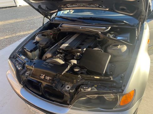 Used 2004 BMW 330xi Sedan image 13