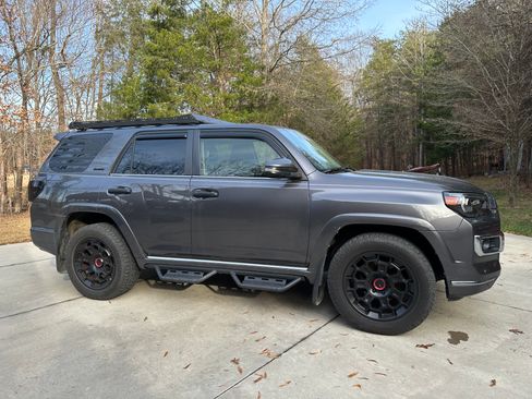 Used 2014 Toyota 4Runner Limited image 2