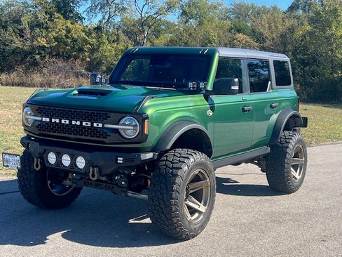 Used 2022 Ford Bronco Wildtrak image 2