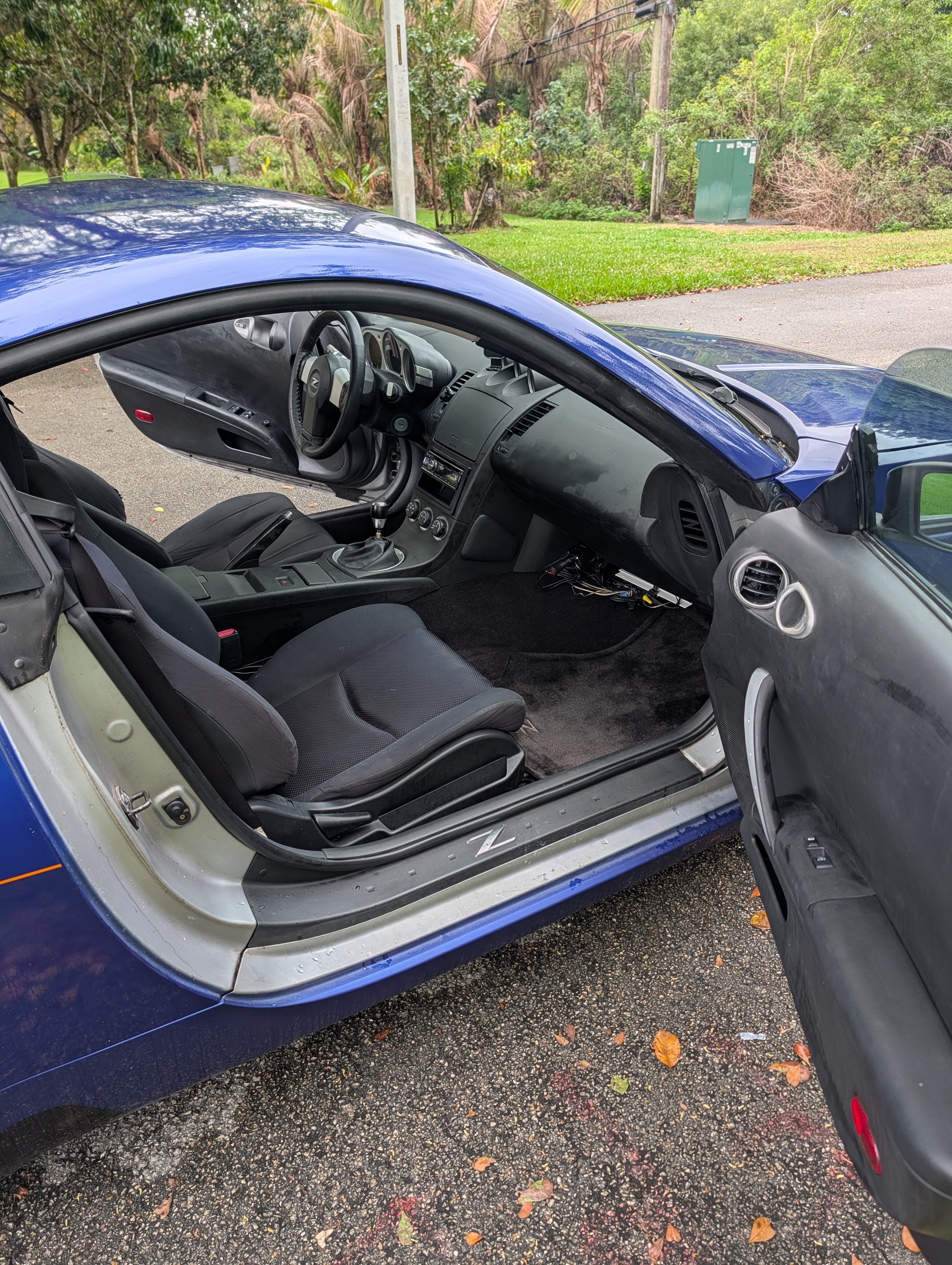 Used 2005 Nissan 350Z Coupe RWD image 6