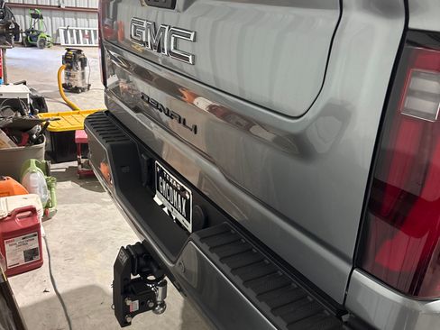 Used 2025 GMC Sierra 2500 Denali Ultimate image 6