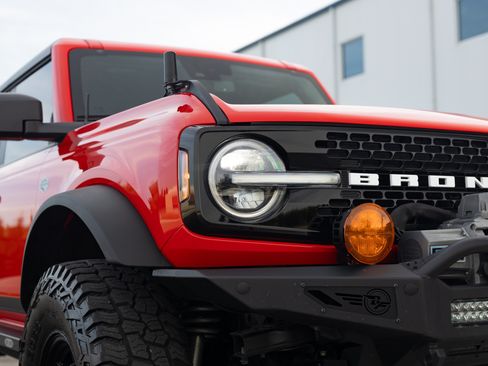 Used 2022 Ford Bronco Wildtrak image 11