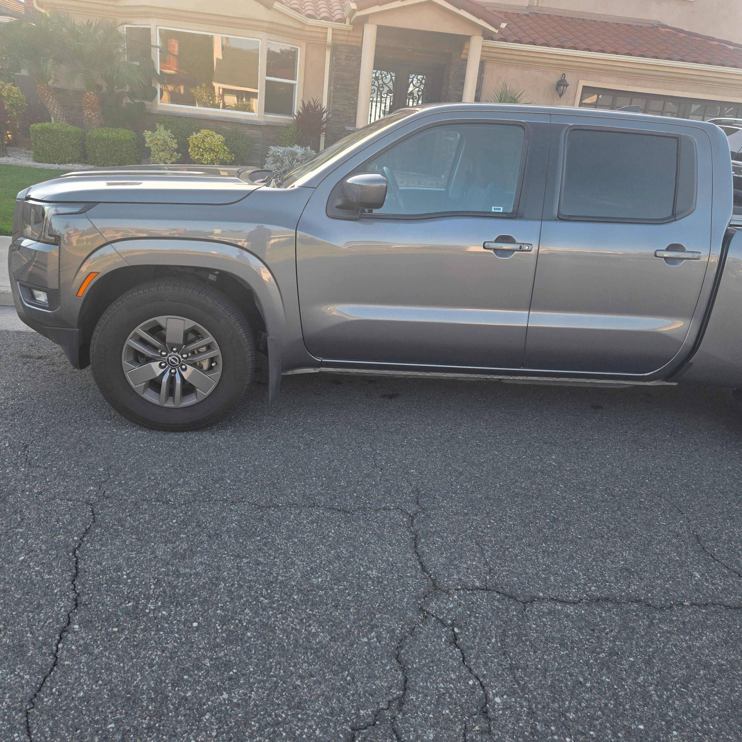 Used 2025 Nissan Frontier SV w/ SV Convenience Package RWD image 8