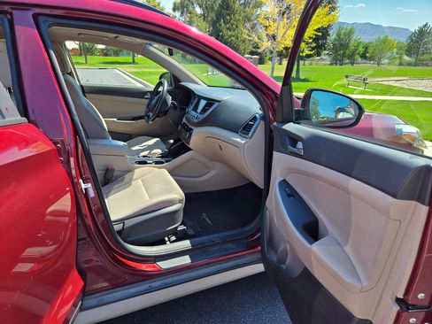 Used 2018 Hyundai Tucson Value w/ Cargo Package AWD/4WD image 9