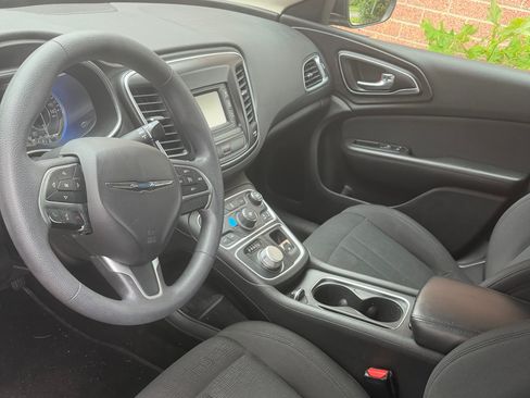 Used 2015 Chrysler 200 Limited FWD image 8