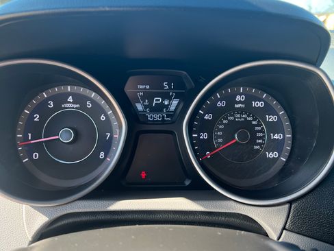 Used 2016 Hyundai Elantra SE image 9
