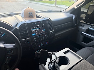 Used 2017 Ford F250 XLT w/ XLT Premium Package AWD/4WD image 6