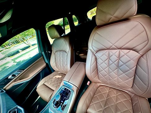 Used 2023 BMW X5 xDrive45e w/ Luxury Seating Package image 10