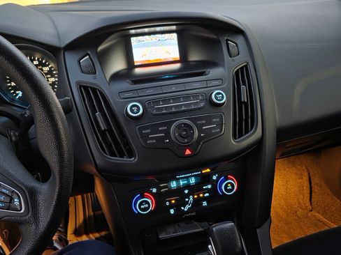 Used 2017 Ford Focus SE image 21