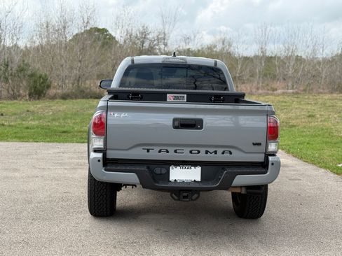 Used 2021 Toyota Tacoma TRD Off-Road w/ Technology Package image 2