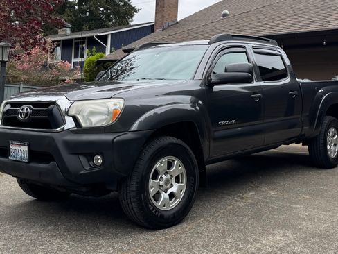 Used 2012 Toyota Tacoma 4x4 Double Cab w/ SR5 Pkg image 1